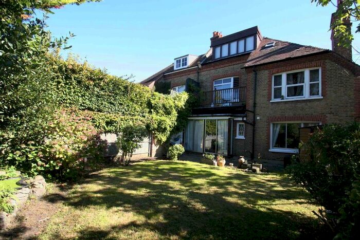 2 Bedroom Flat To Rent In Malbrook Road, London, SW15