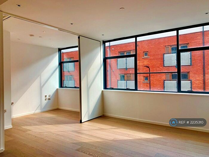 2 Bedroom Flat To Rent In Long Street, London, E2