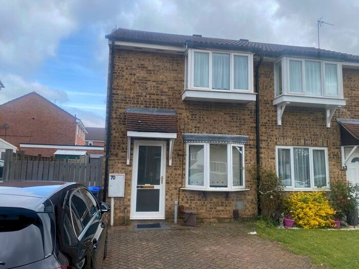 2 Bedroom Semi-Detached House To Rent In Dore Close, Northampton, NN3