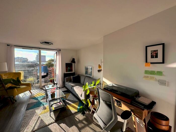 1 Bedroom Flat To Rent In Mare Street, London, E8