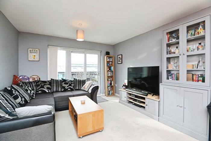 1 Bedroom Flat For Sale In Stafford Gardens, Maidstone, Kent, ME15