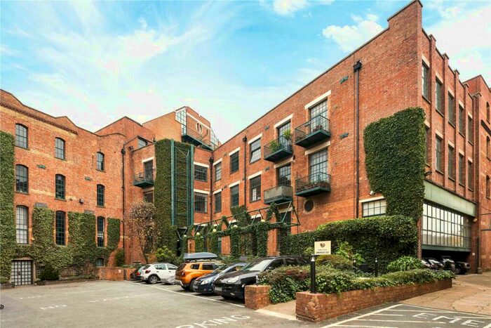 2 Bedroom Flat To Rent In Limehouse Cut, Morris Road, London, E14