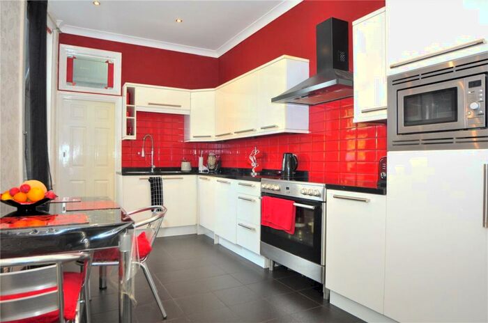 1 Bedroom Apartment To Rent In Amberley Road, London, N13