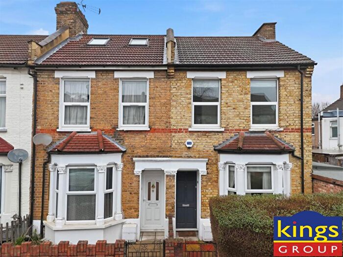 2 Bedroom End Of Terrace House For Sale In Leeds Street, London, N18