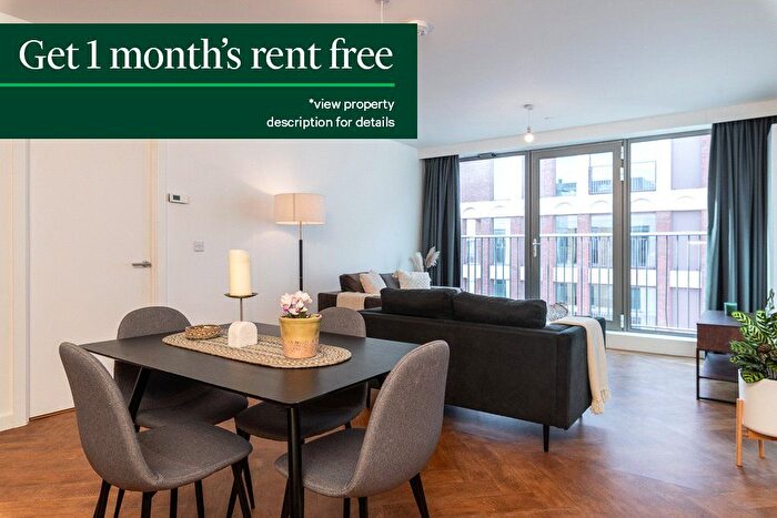 2 Bedroom Flat To Rent In Broadside, Oldham Walk, M4