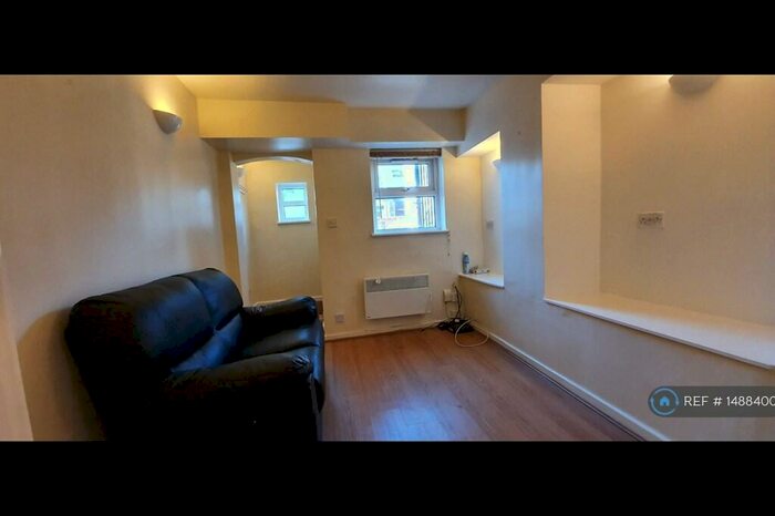 1 Bedroom Flat To Rent In Kirkstall Lane, Leeds, LS5