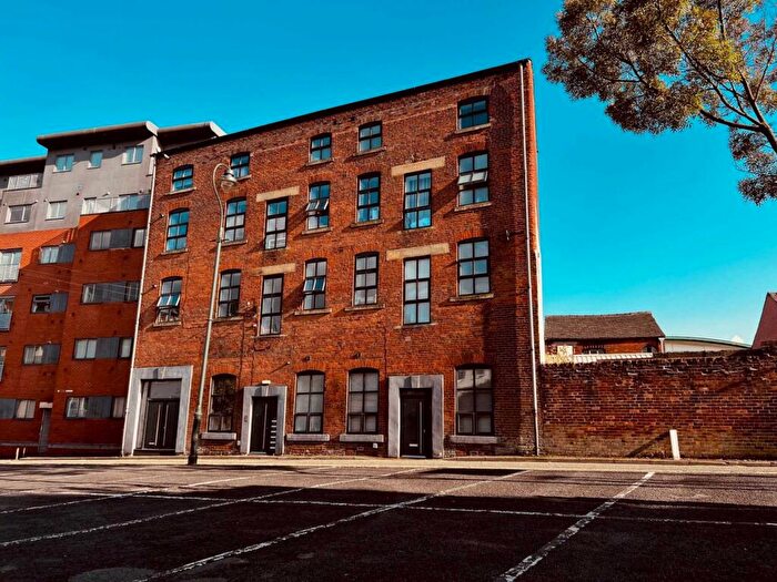 1 Bedroom Apartment To Rent In Bow Street, Oldham, OL1