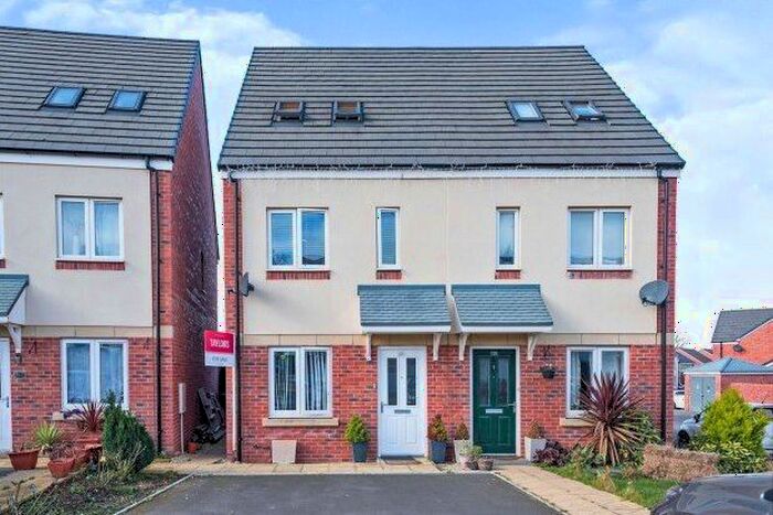 3 Bedroom Property To Rent In Homington Avenue, Swindon, SN3