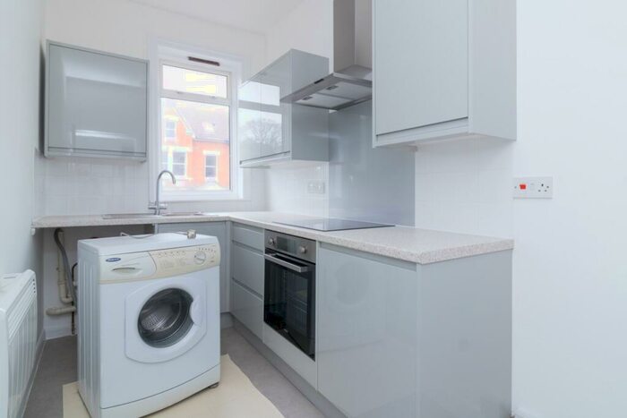1 Bedroom Flat To Rent In Tankerton Road, Whitstable, CT5