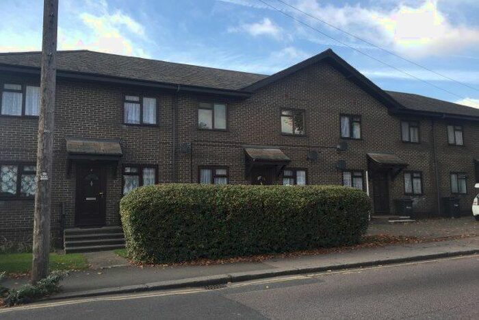 2 Bedroom Flat To Rent In Biscot Road, Luton, LU3