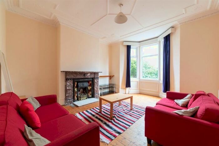 5 Bedroom Terraced House To Rent In &#;pppw - Lyndhurst Ave - Jesmond, NE2