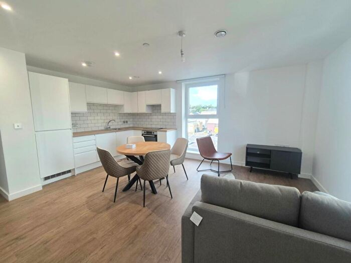 2 Bedroom Apartment To Rent In Cow Green, Halifax, HX1