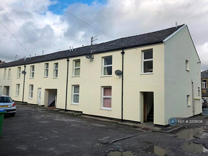 1 Bedroom Flat To Rent In Bamford Street, Littleborough, OL15