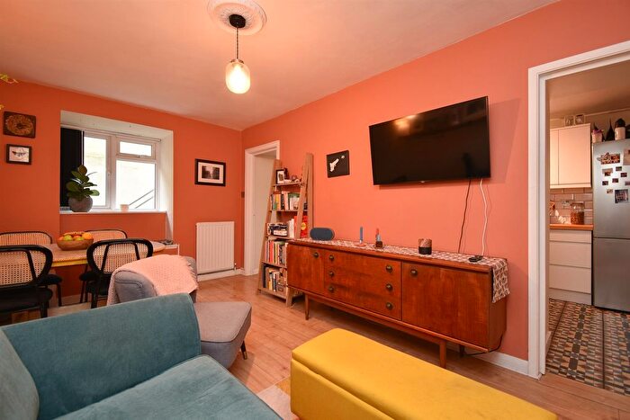 2 Bedroom Flat For Sale In Warrior Square, St. Leonards-On-Sea, TN37