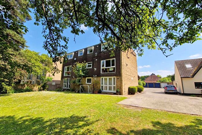 2 Bedroom Flat For Sale In The Lodge, The Plain, Epping, CM16