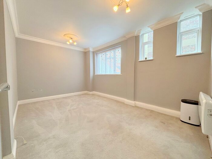 1 Bedroom Flat To Rent In Crown Street, Brentwood, CM14