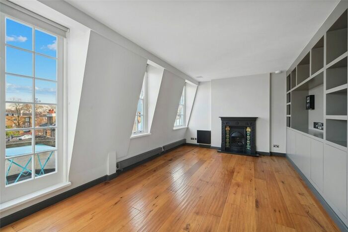4 Bedroom Flat To Rent In The Little Boltons, South Kensington, London, SW5