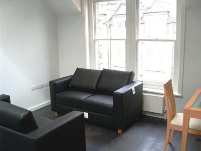 2 Bedroom Flat To Rent In Wentworth Street, London, E1