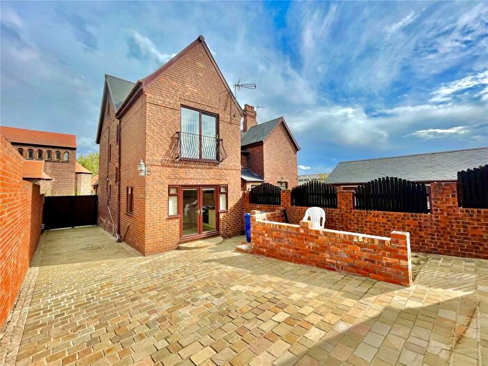 3 Bedroom Semi-Detached House For Sale In West Street, Hoyland, Barnsley, South Yorkshire, S74