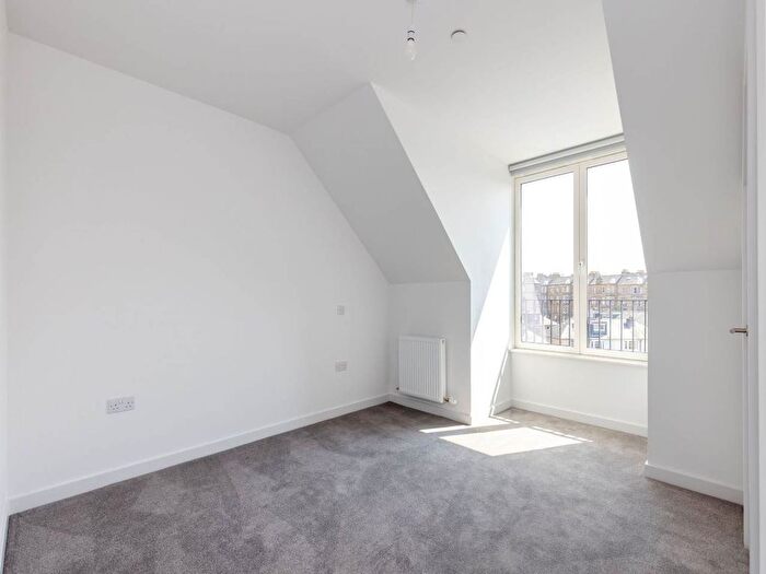 3 Bedroom Flat To Rent In Temple Park Crescent, Polwarth, Edinburgh, EH11