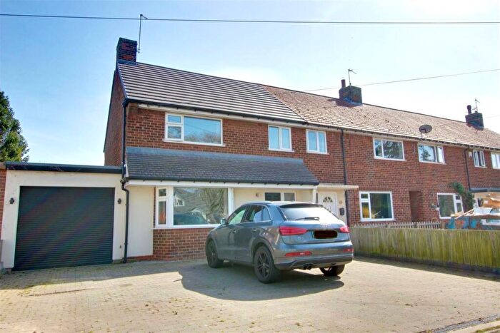 3 Bedroom End Of Terrace House For Sale In Lowfield Road, Anlaby, Hull, HU10
