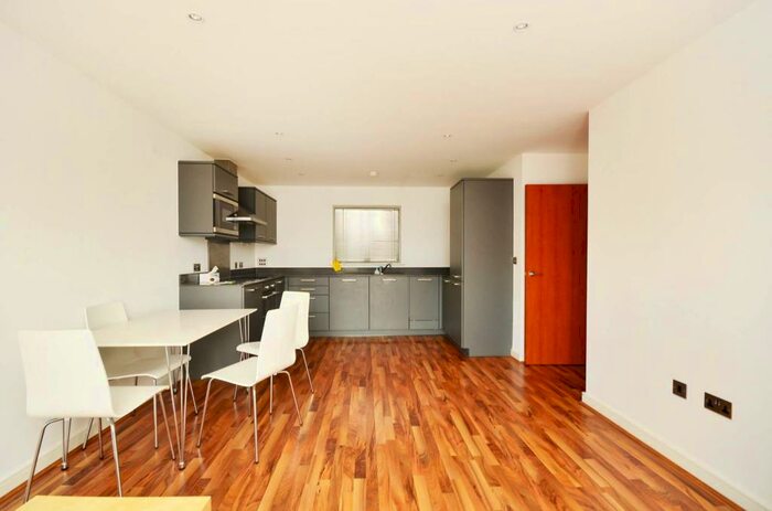 2 Bedroom Flat To Rent In Copenhagen Street, King's Cross, London, N1