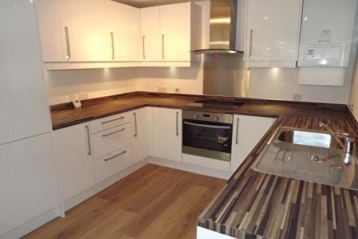 2 Bedroom Flat To Rent In Simmonds View, Bristol, BS34
