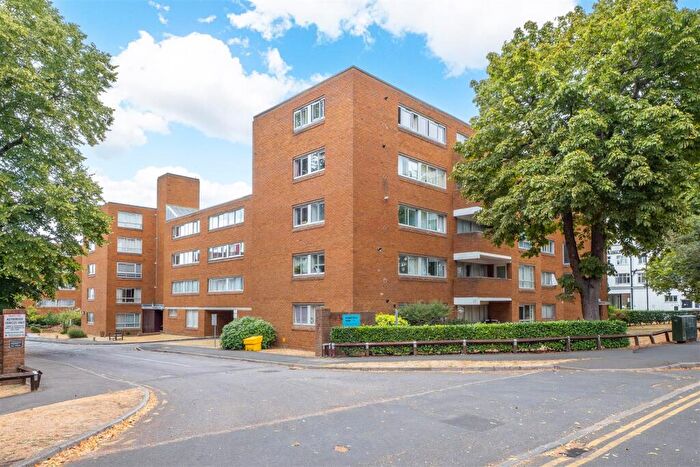 2 Bedroom Flat For Sale In Homefield Park, Sutton, SM1
