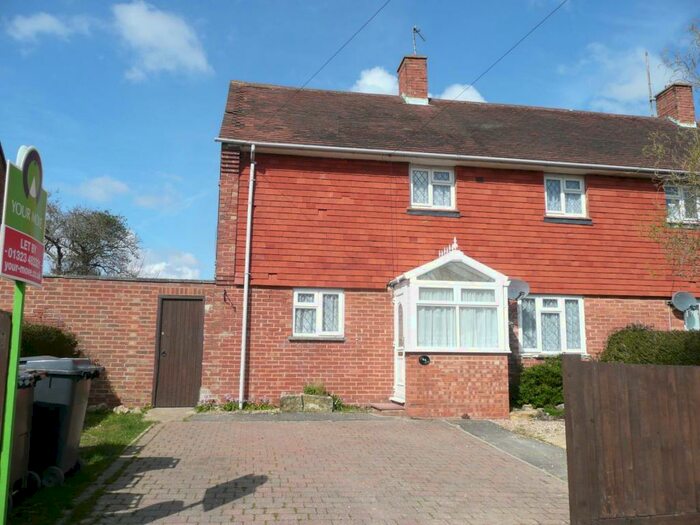 3 Bedroom Semi-Detached House To Rent In Park Croft, Polegate, East Sussex, BN26