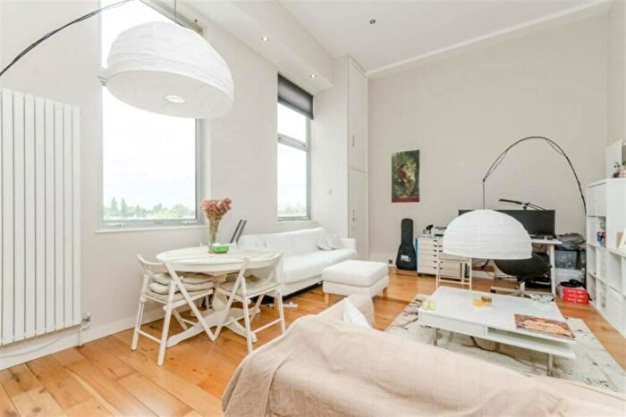1 Bedroom Flat To Rent In Peterborough Road, London, SW6
