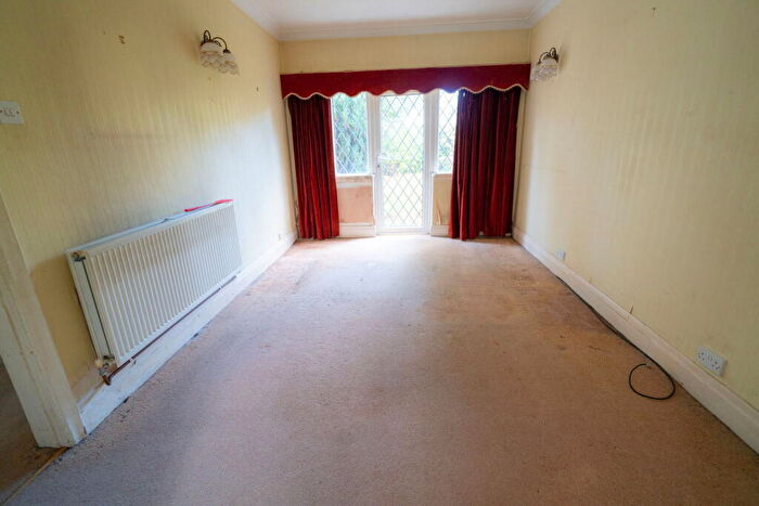 3 Bedroom Semi-Detached House For Sale In Widney Lane, Solihull, B91