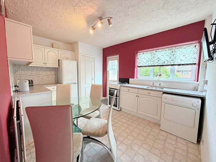 2 Bedroom Terraced House For Sale In Lanegate, Hyde, SK14