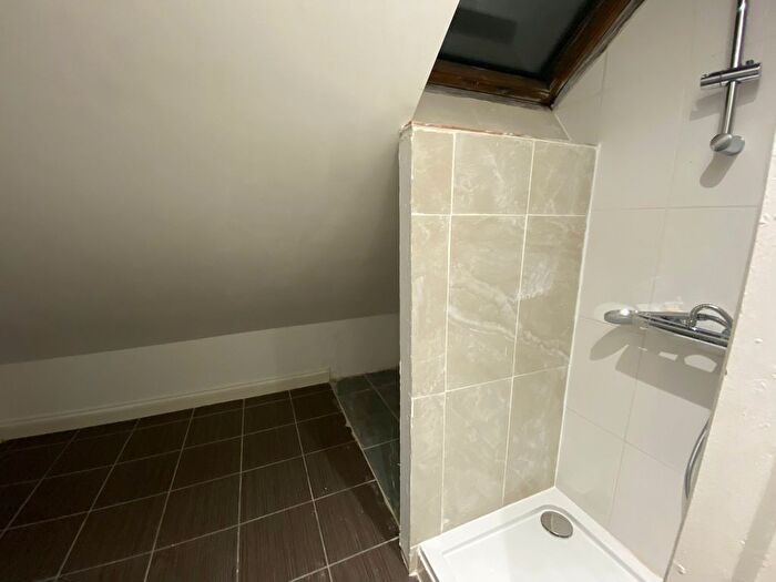 1 Bedroom Flat To Rent In Aldborough Road South, Seven Kings, Ilford, IG3