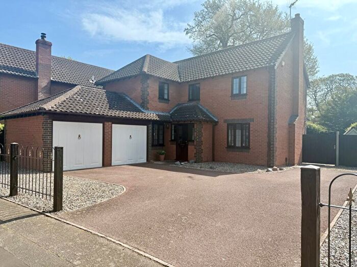 4 Bedroom Detached House For Sale In Cotman Drive, Bradwell, Great Yarmouth, NR31