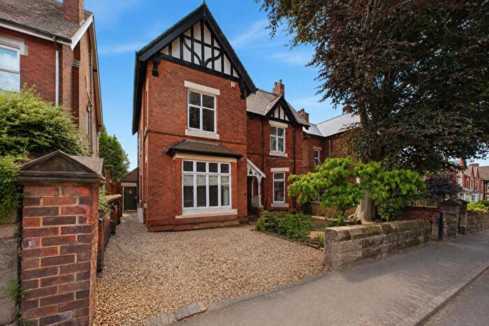 4 Bedroom Detached House For Sale In Ashby Road, Burton-On-Trent, DE15