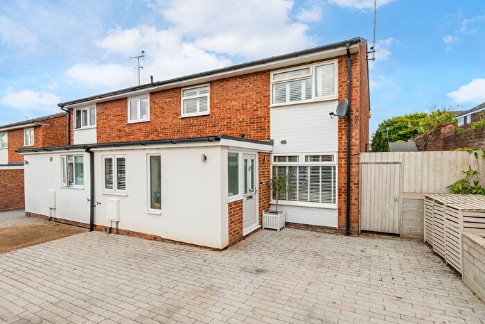 3 Bedroom Semi-Detached House For Sale In Canham Close, Kimpton, SG4