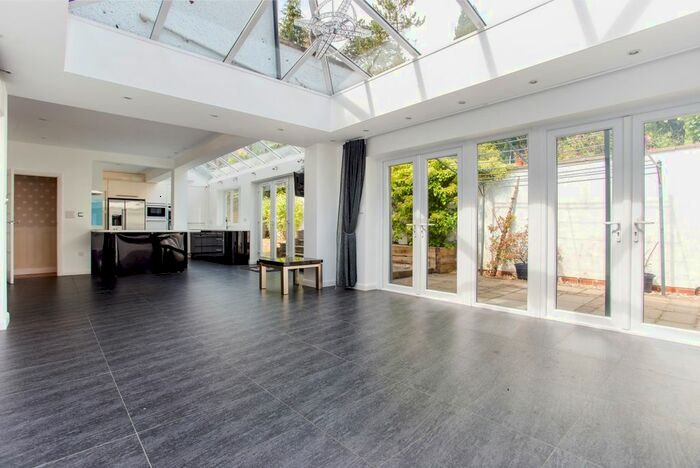 5 Bedroom Detached House To Rent In Harestone Valley Road, Caterham, CR3