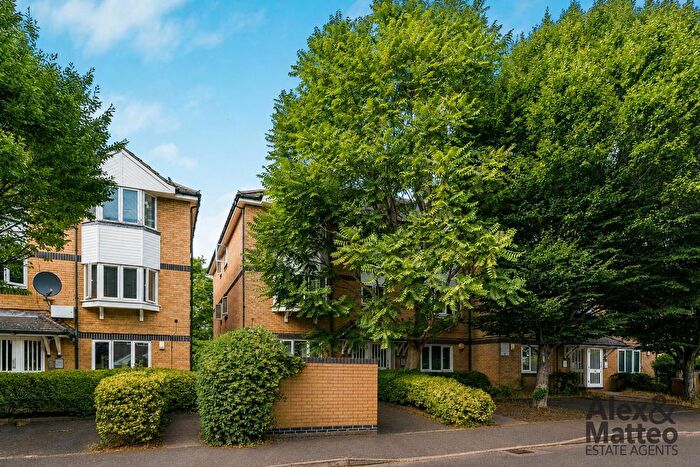 2 Bedroom Flat For Sale In Rossetti Road, Bermondsey, SE16