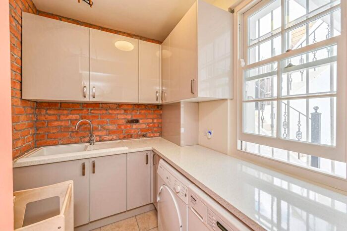 5 Bedroom Flat To Rent In Kennington Oval, Oval, London, SE11