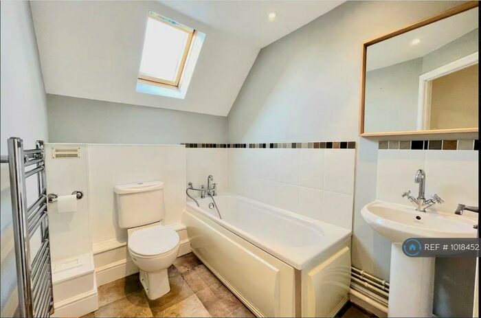 2 Bedroom Flat To Rent In Derby Road, Northampton, NN1