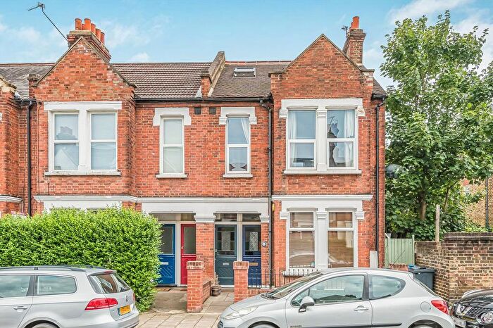 4 Bedroom Maisonette For Sale In Boundary Road, Colliers Wood, SW19