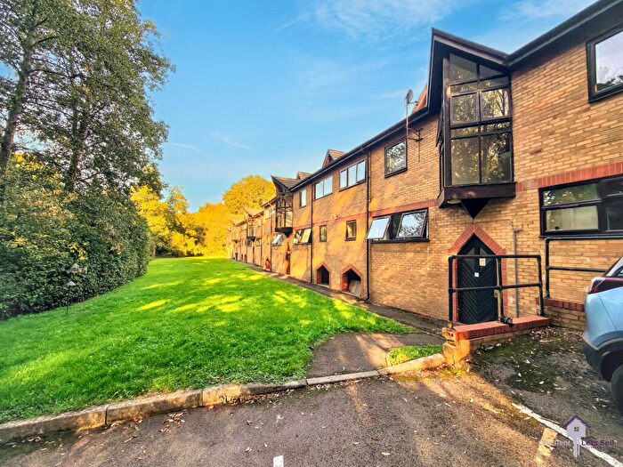 1 Bedroom Flat To Rent In Wessex Court, Southampton, SO19