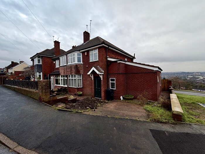 3 Bedroom Semi Detached House To Rent In Hockley Lane, Dudley, DY2