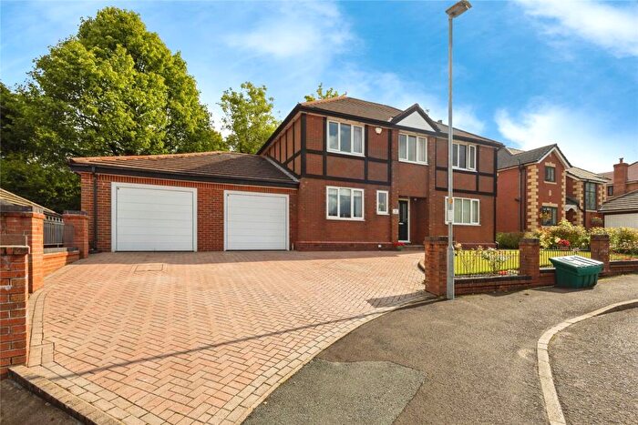 4 Bedroom Detached House For Sale In Woodend Drive, Stalybridge, Greater Manchester, SK15