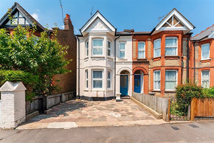 1 Bedroom Flat For Sale In Oaklands Road, London, W7