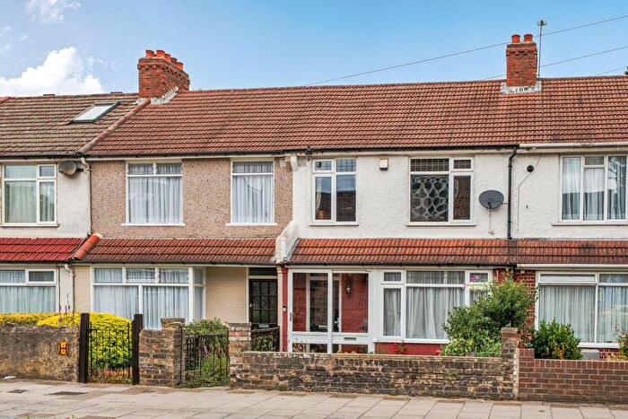 3 Bedroom Terraced House For Sale In Ravenscroft Road, Beckenham, BR3