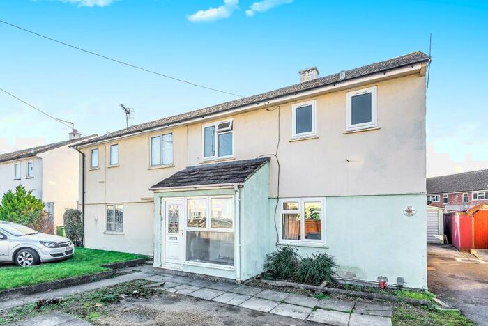 3 Bedroom Semi-Detached House To Rent In Queensway, Didcot, OX11