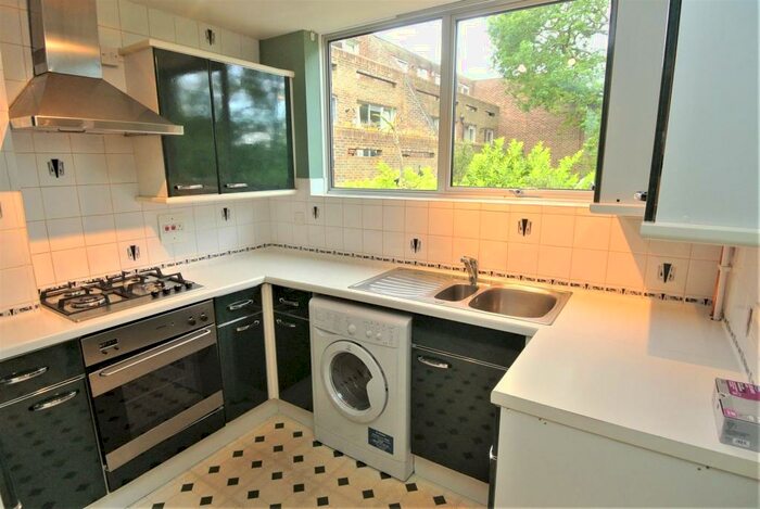 2 Bedroom Apartment To Rent In Weybridge, KT13