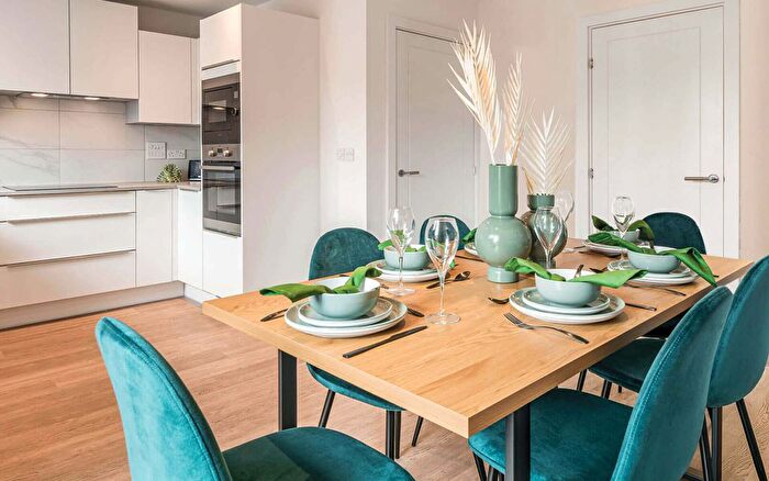 2 Bedroom Flat For Sale In Thanet Way, Whitstable, CT5