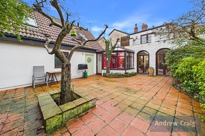 4 Bedroom Cottage For Sale In North Guards, Whitburn, SR6